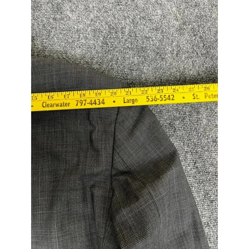 Brooks Brothers 346‎ Stretch Gray Checked 97% Wool 3%L ycra Two Button Size 46 L